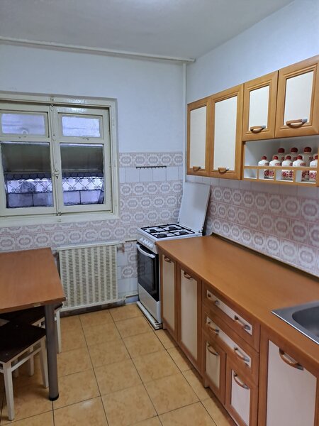 Brancoveanu, Huedin decomandat 3 cam., balcon mare